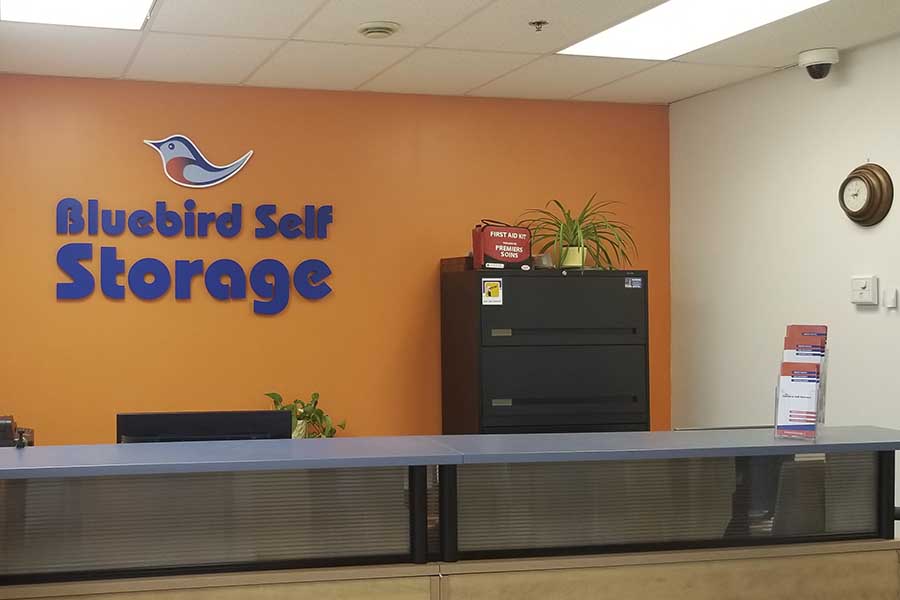 l'entreposage front desk truro