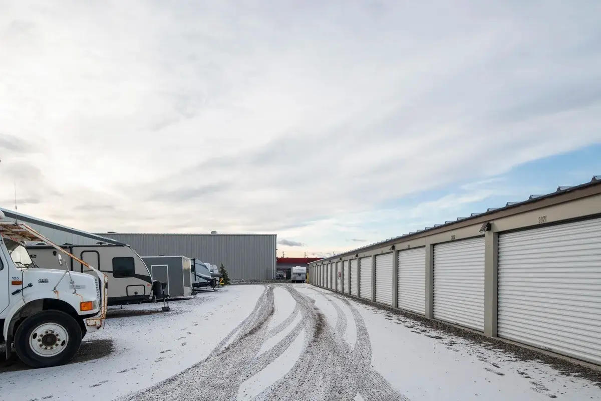 self storage exterior units cochrane