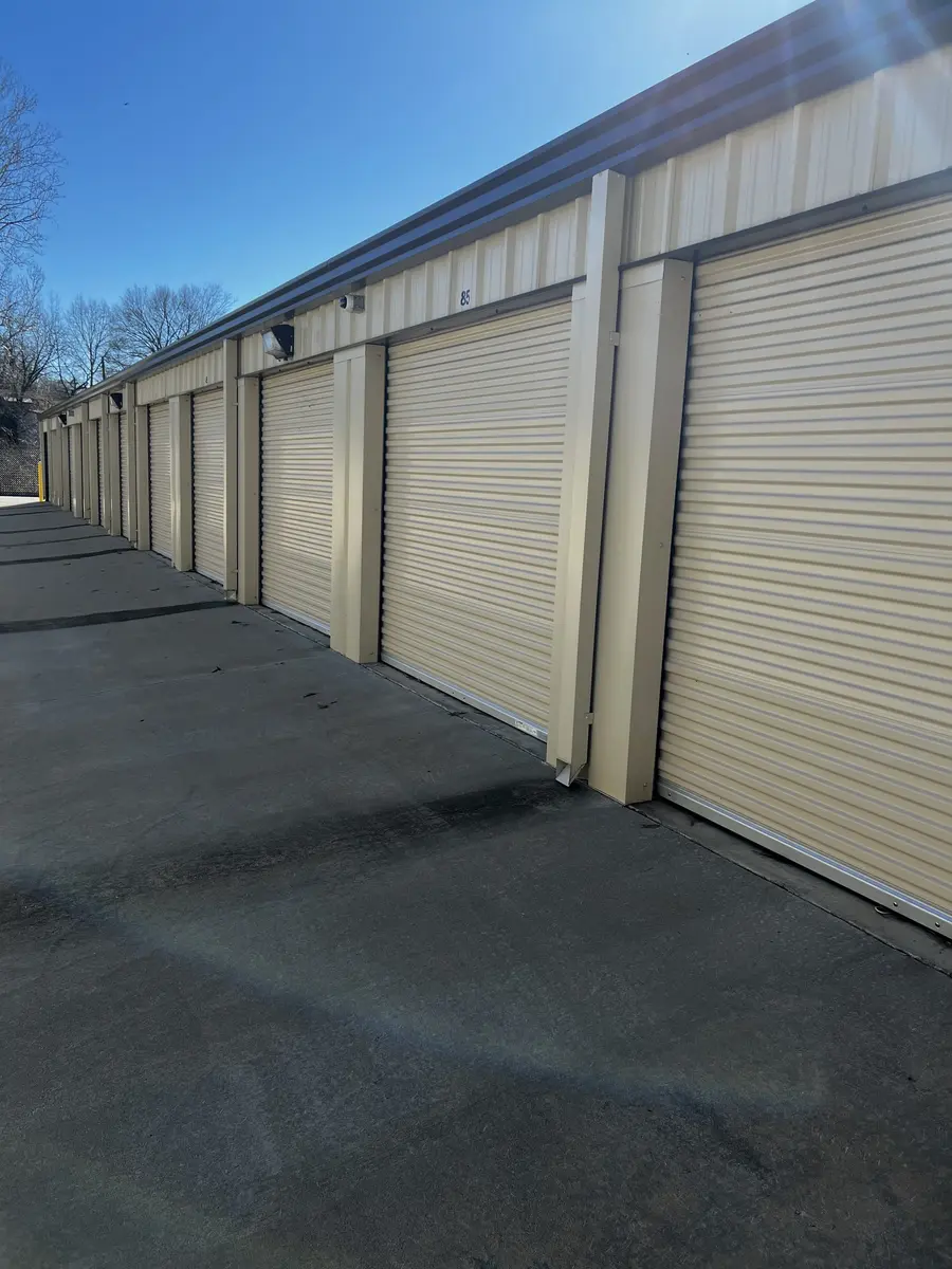 Drive up self storage units Benton