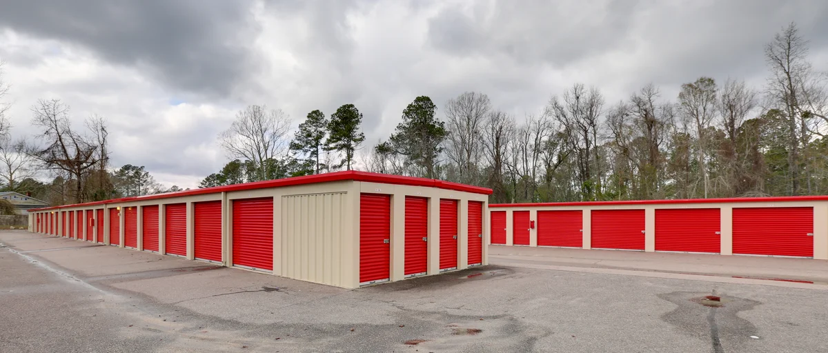 secure self storage near leland