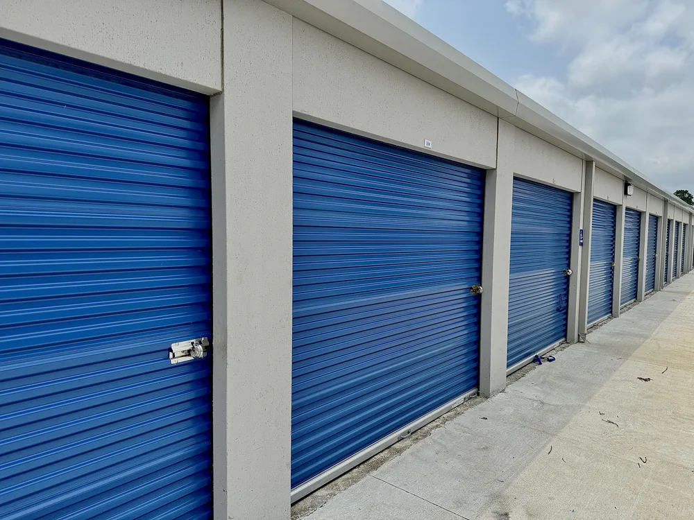 self storage units nederland