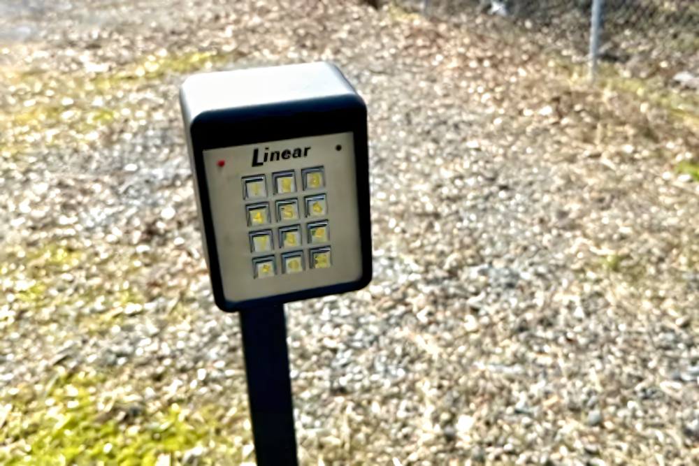 Greenbrier AR drive-up units with gate access on US 65 North