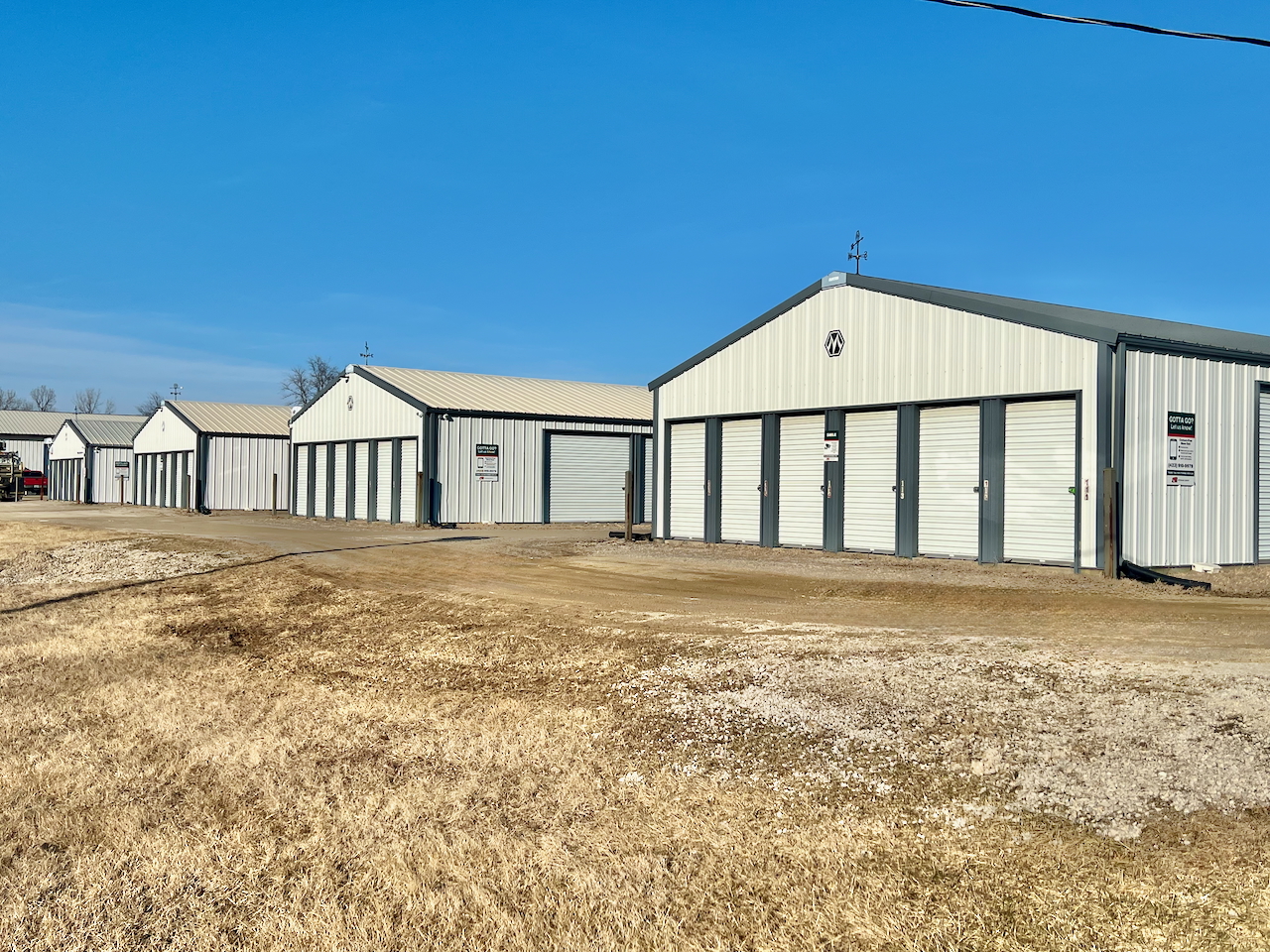 Business storage with ground floor access at 505 North Henning Road