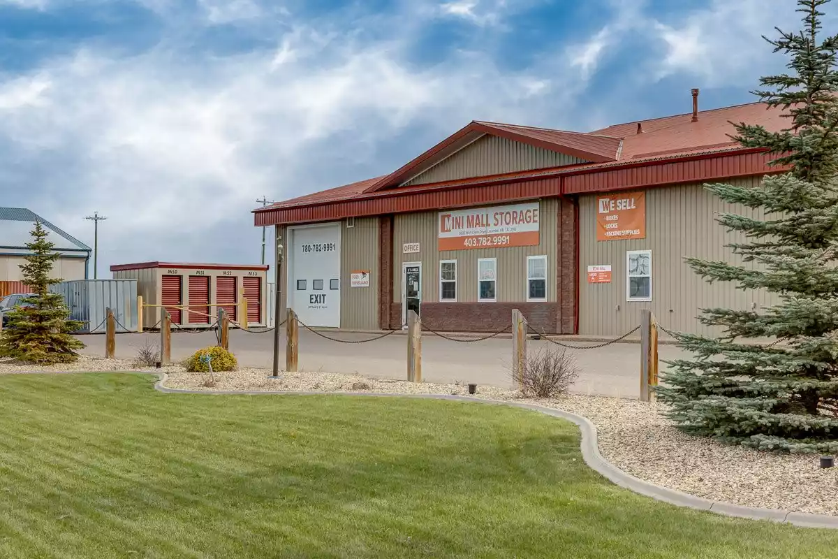 self storage units lacombe