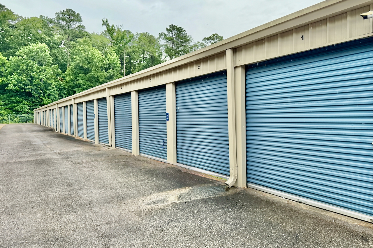 Drive-up storage facility in Bessemer, Alabama with climate control options