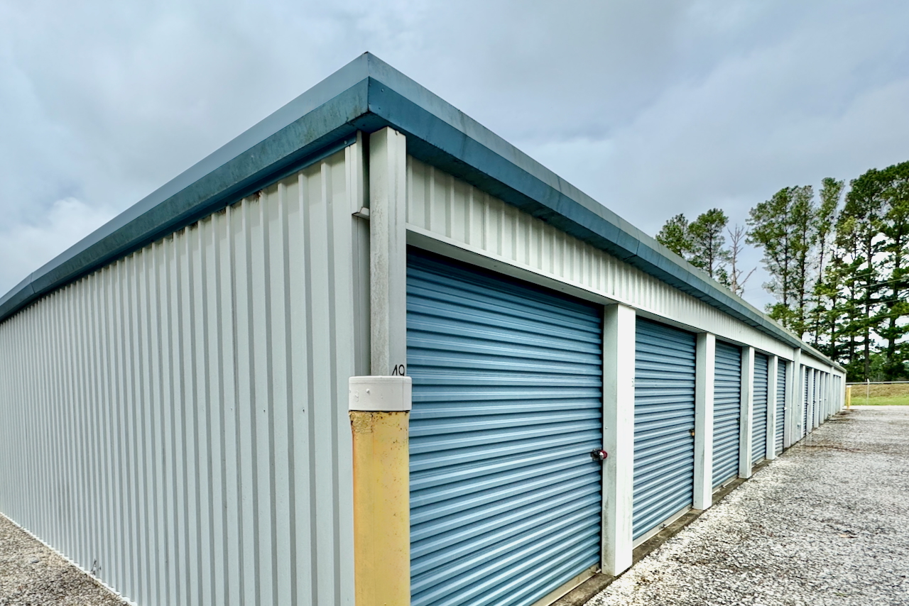 Drive-up storage at Storage Depot, Harpersville, Alabama with protection plans