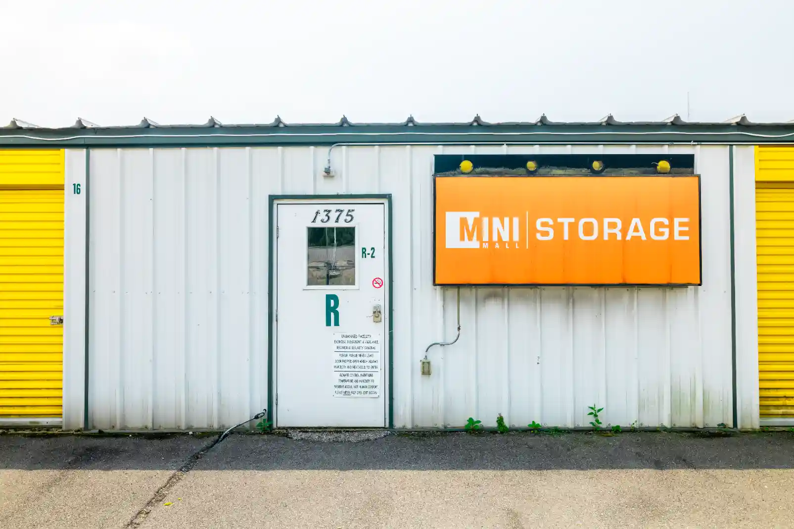 storage units supplies
