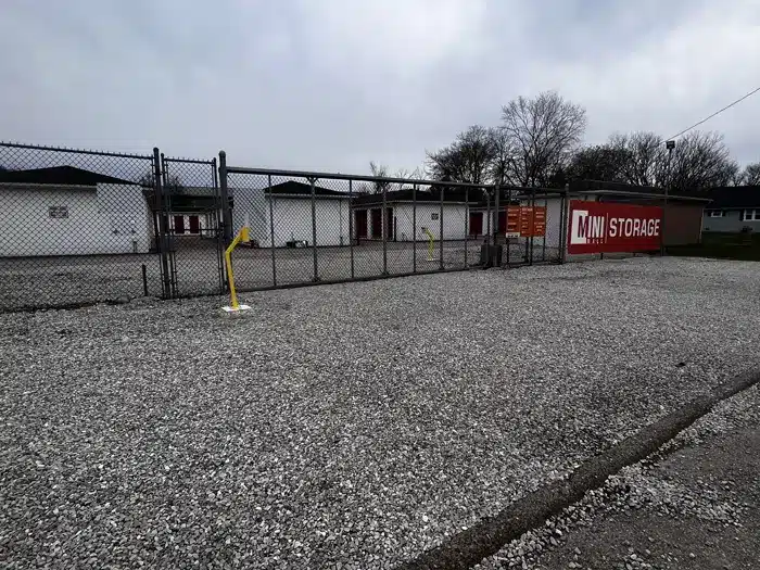 self storage units nitro