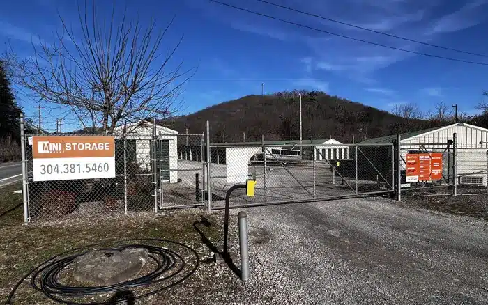 self storage units elkview