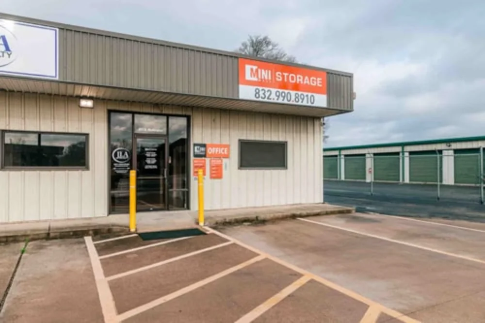 self storage units cleveland