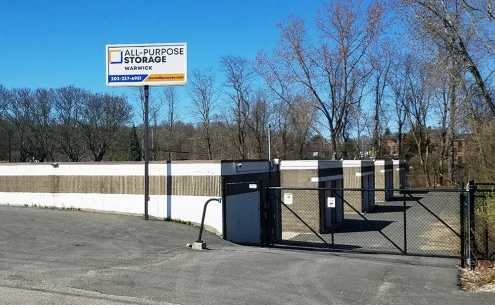 secure gate access storage units warwick