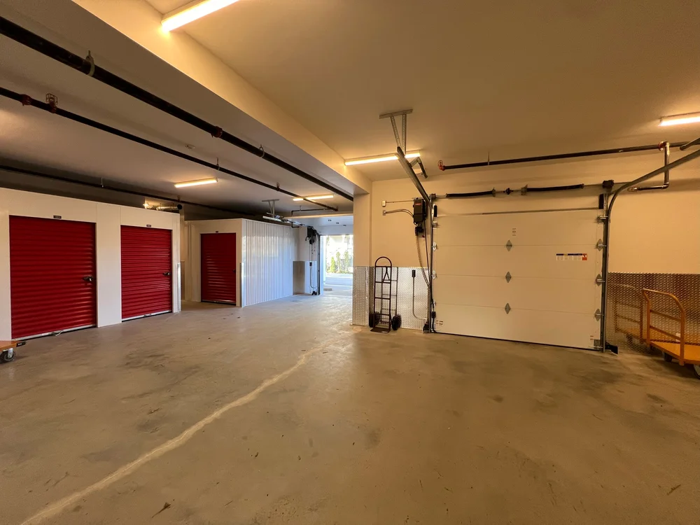 indoor unloading bay