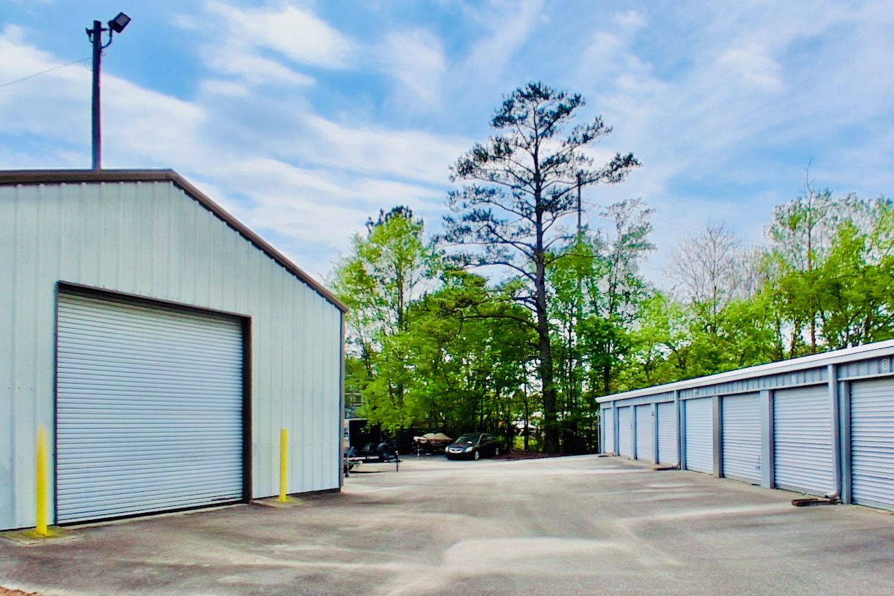 Birmingham, AL, Storage Depot drive-up storage units with for personal belongings.