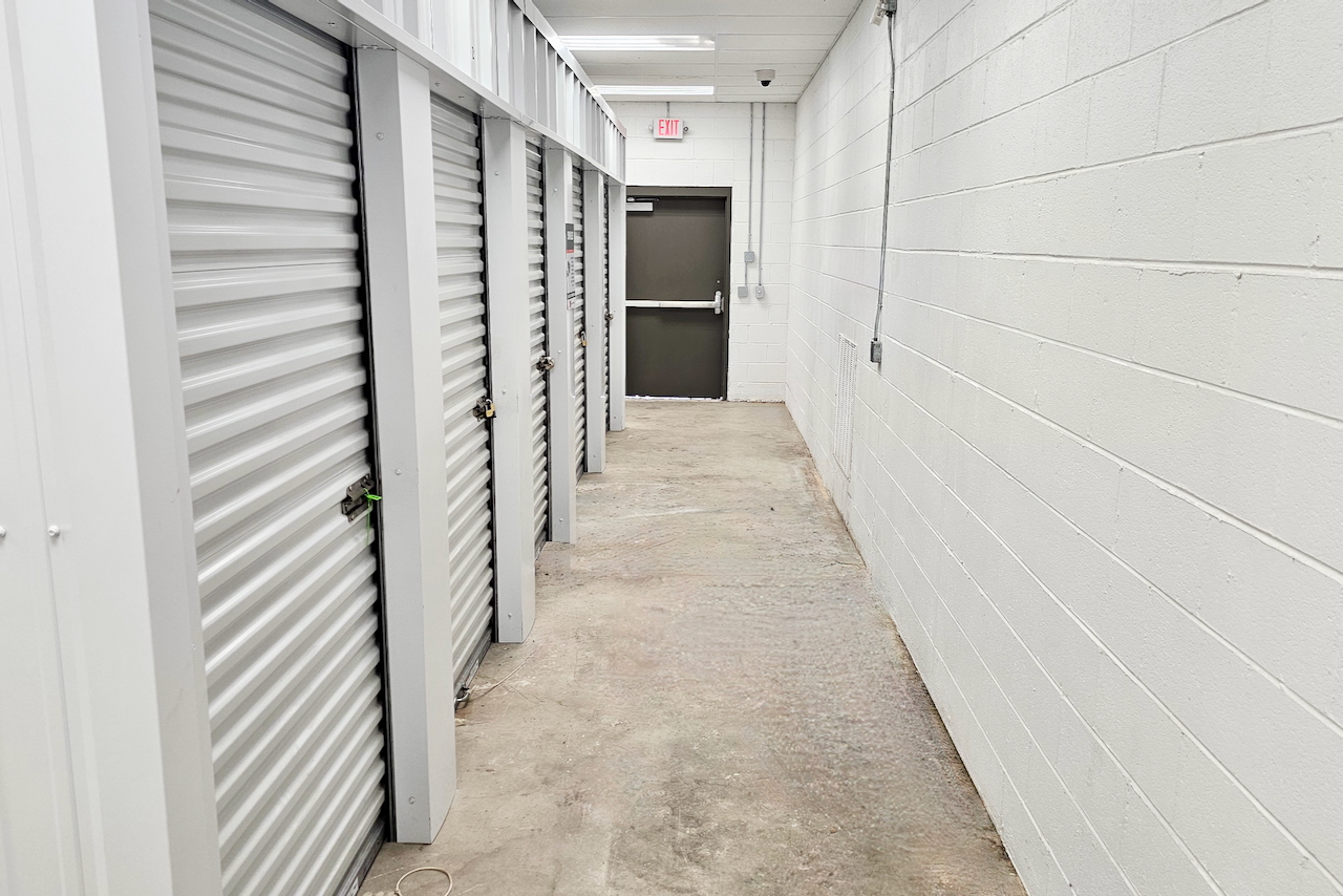 month to month Indoor climate storage in Tracy Storage TN