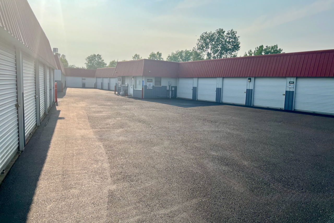 Month to month storage units for residential tenants