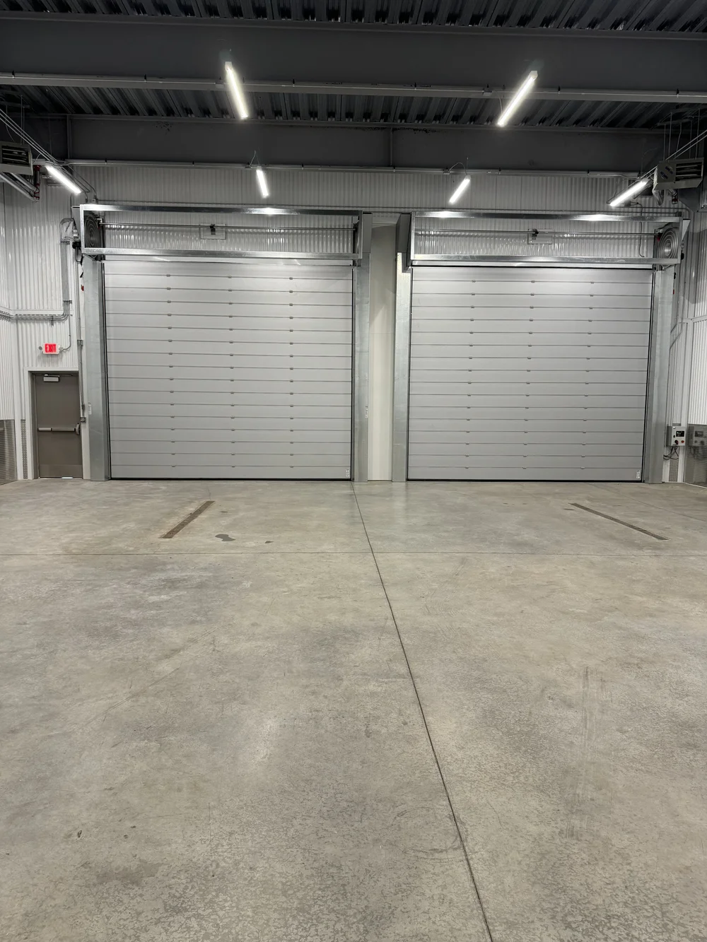 indoor unloading bay