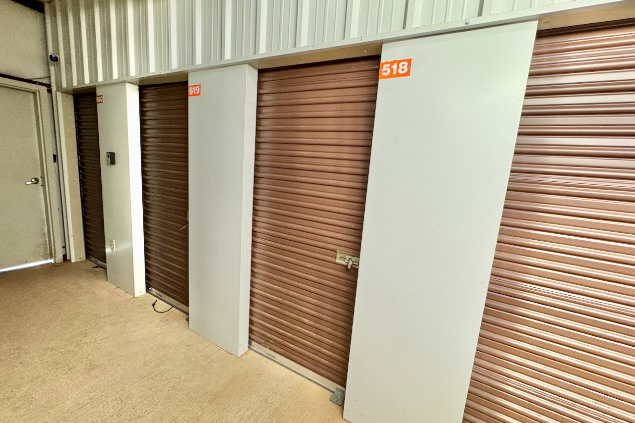 Hallway view of indoor self-storage in Louisiana 71052, offering month-to-month leases for residential or business use