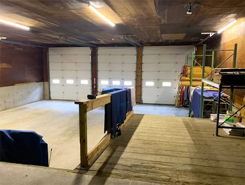 indoor unloading bay