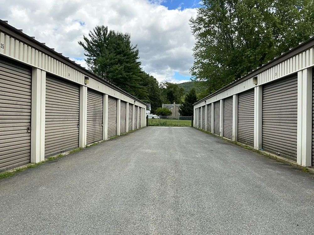 drive up self storage units