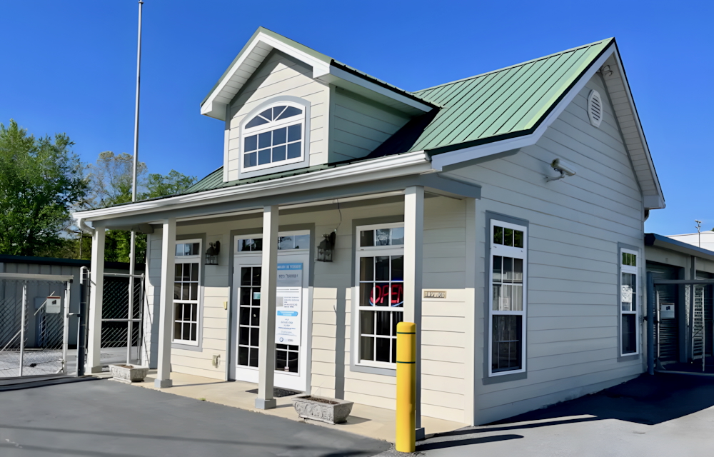 Self storage office in East Flat Rock