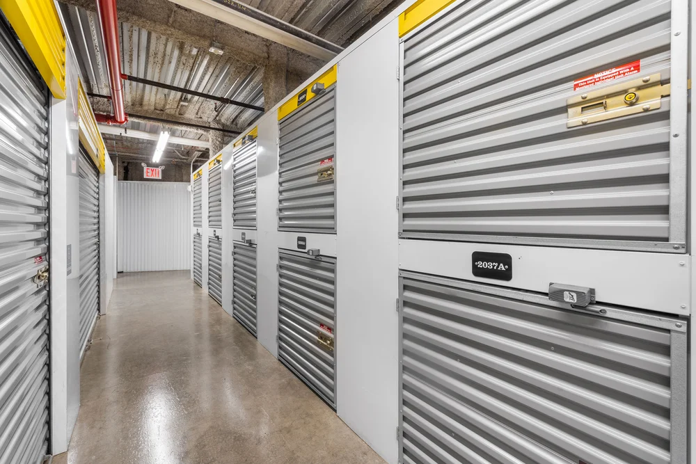 storage lockers for rent