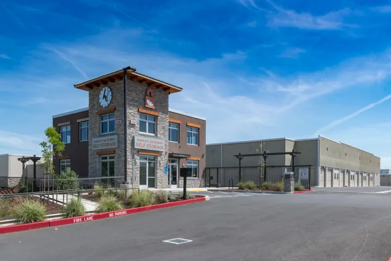 self storage units Oakley