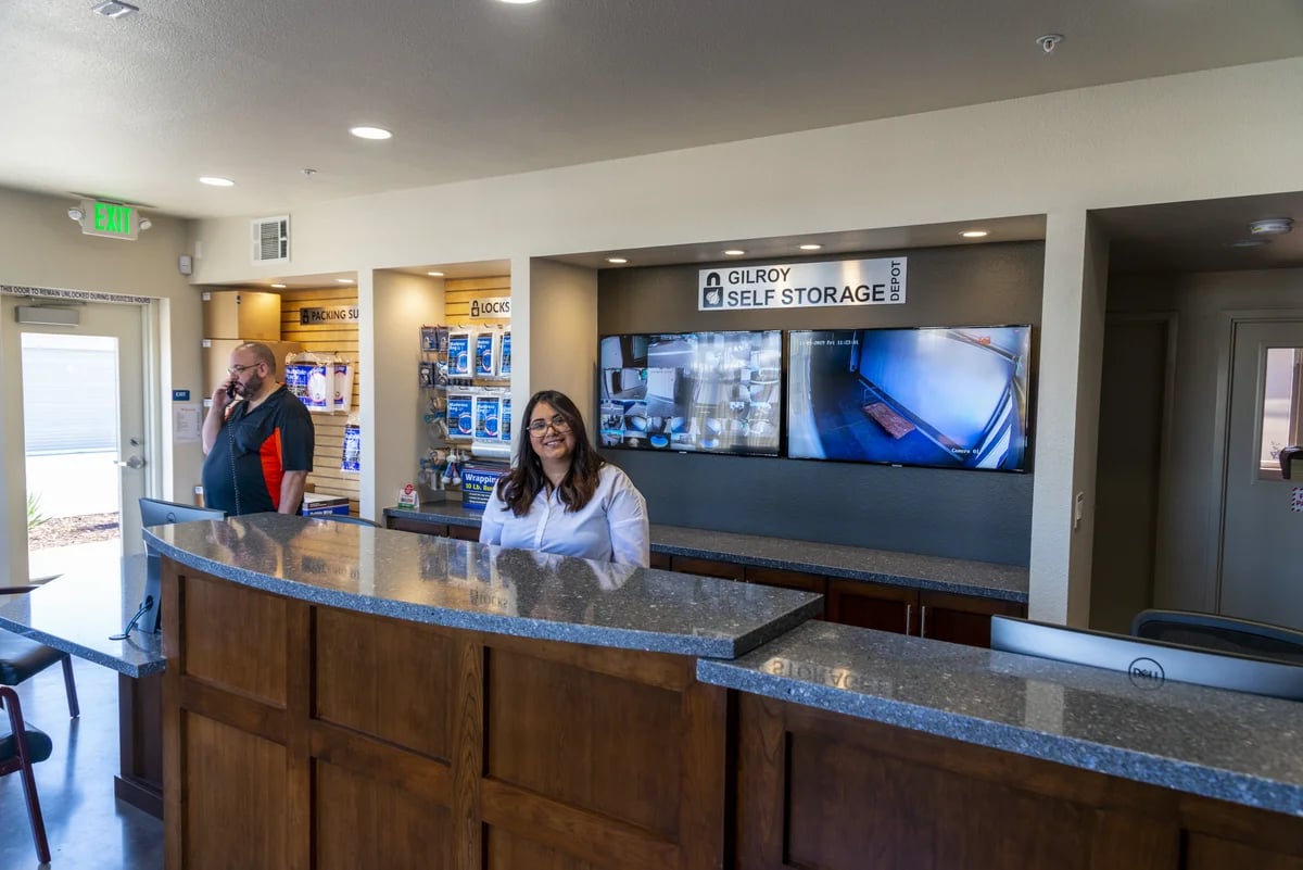 gilroy self storage office