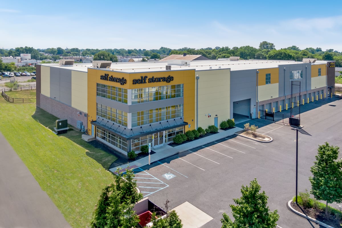 self storage units lansdowne